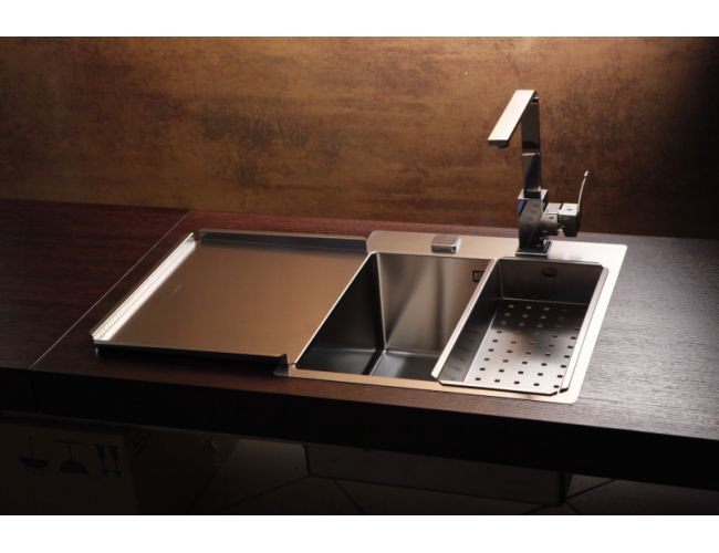 TriTop 400 inox pokrov z akuhinjsko korito zraven inox pomivalnika